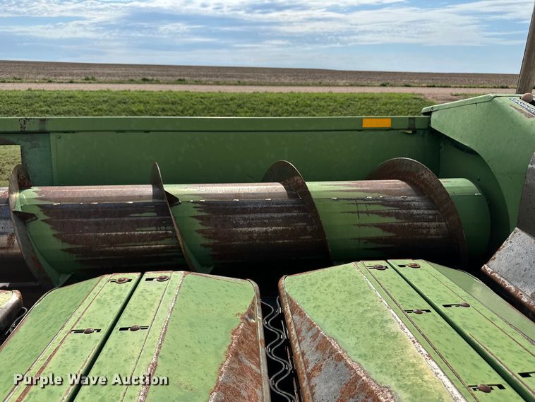 image for item OL9640 John Deere 853A all-crop head