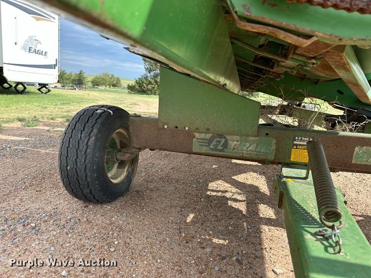 image for item OL9640 John Deere 853A all-crop head