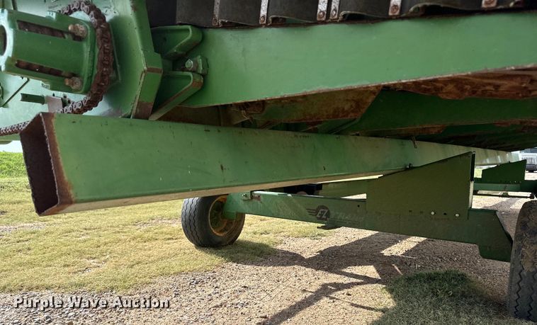 image for item OL9640 John Deere 853A all-crop head