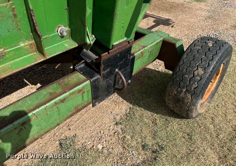 image for item OL9640 John Deere 853A all-crop head