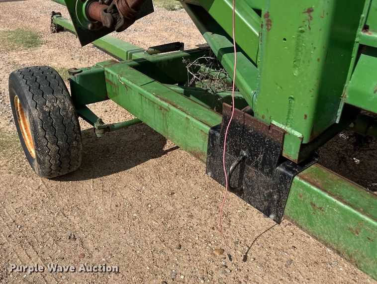 image for item OL9640 John Deere 853A all-crop head