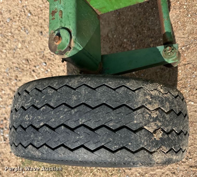 image for item OL9640 John Deere 853A all-crop head