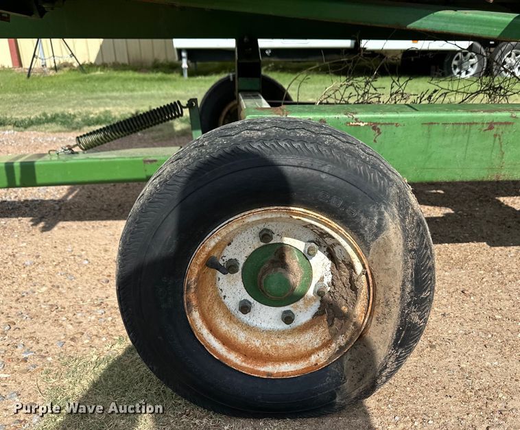 image for item OL9640 John Deere 853A all-crop head