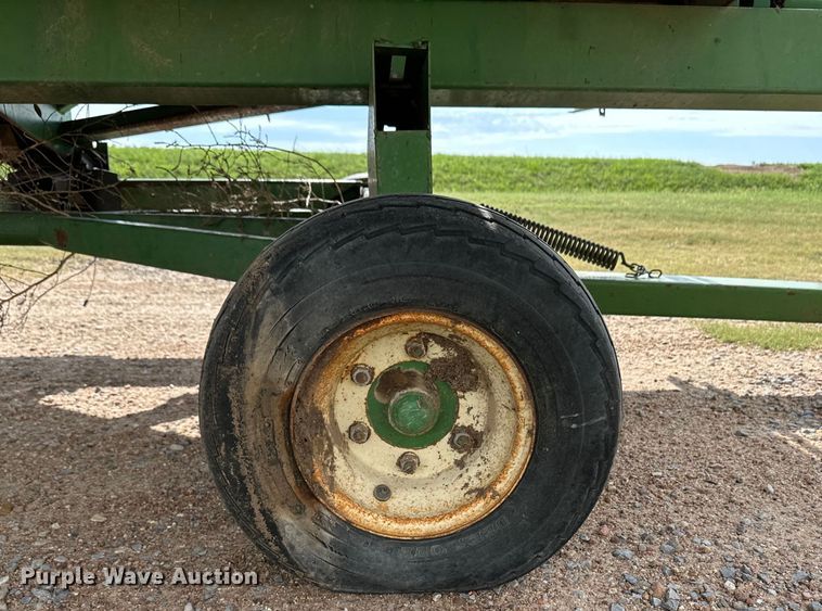image for item OL9640 John Deere 853A all-crop head