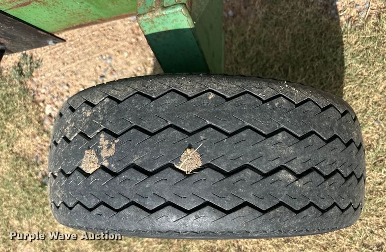 image for item OL9640 John Deere 853A all-crop head