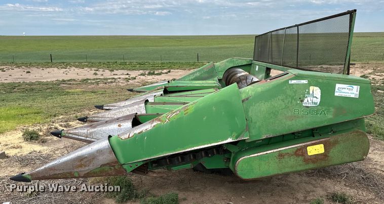 image for item OL9642 John Deere 853A all-crop head
