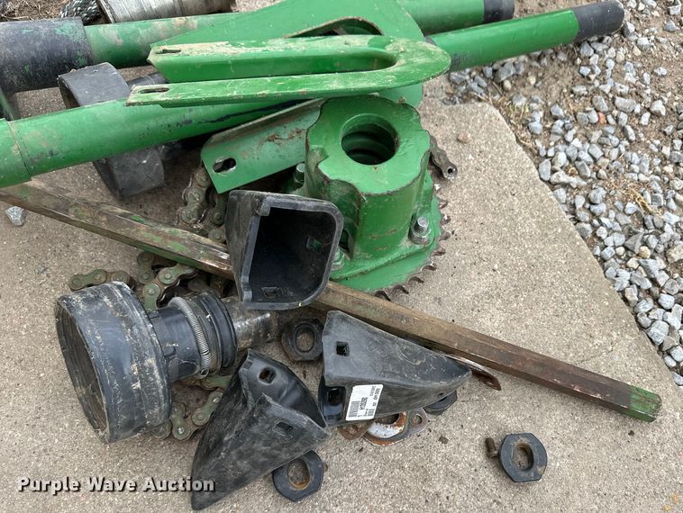 image for item OL9642 John Deere 853A all-crop head