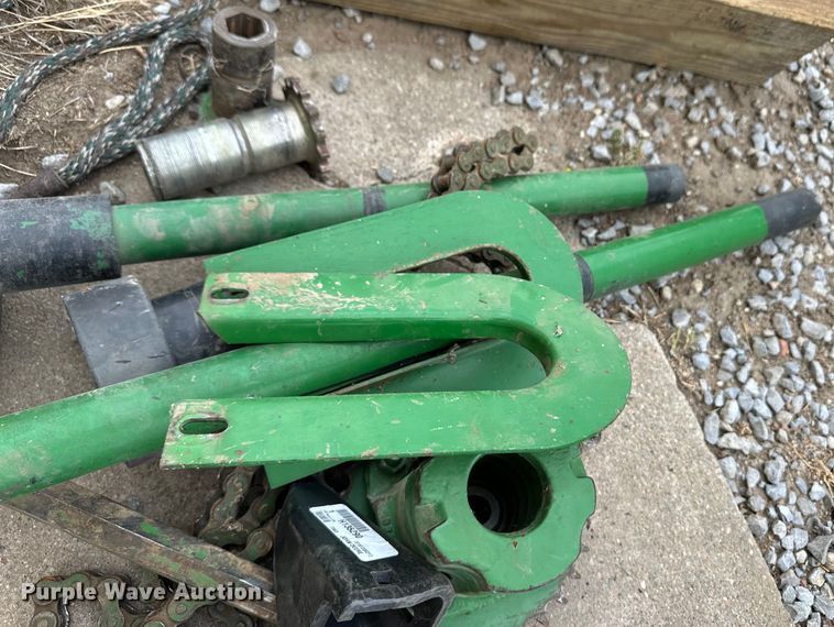 image for item OL9642 John Deere 853A all-crop head