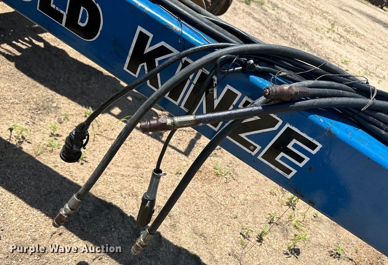 image for item OL9686 Kinze 2600 no-till planter