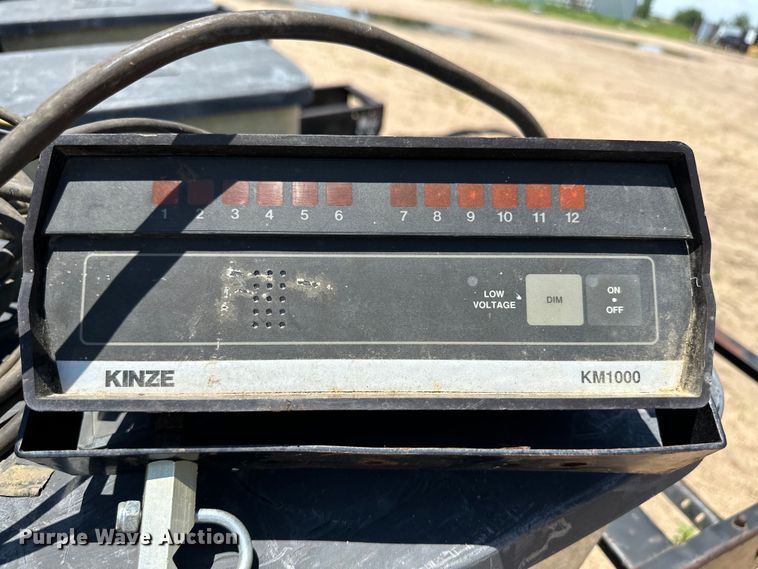 image for item OL9686 Kinze 2600 no-till planter