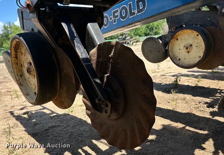 image for item OL9686 Kinze 2600 no-till planter