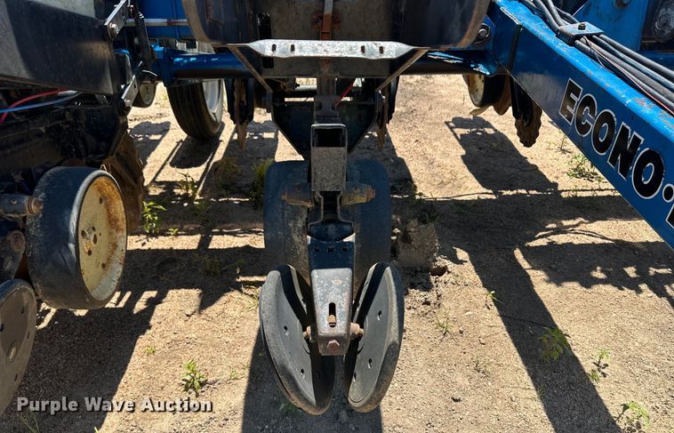 image for item OL9686 Kinze 2600 no-till planter