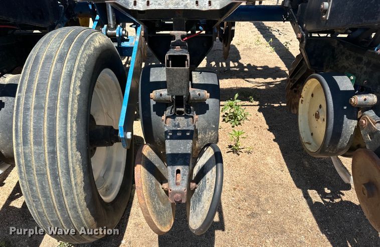 image for item OL9686 Kinze 2600 no-till planter