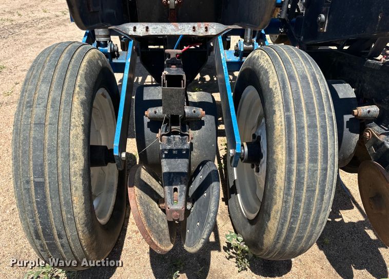 image for item OL9686 Kinze 2600 no-till planter