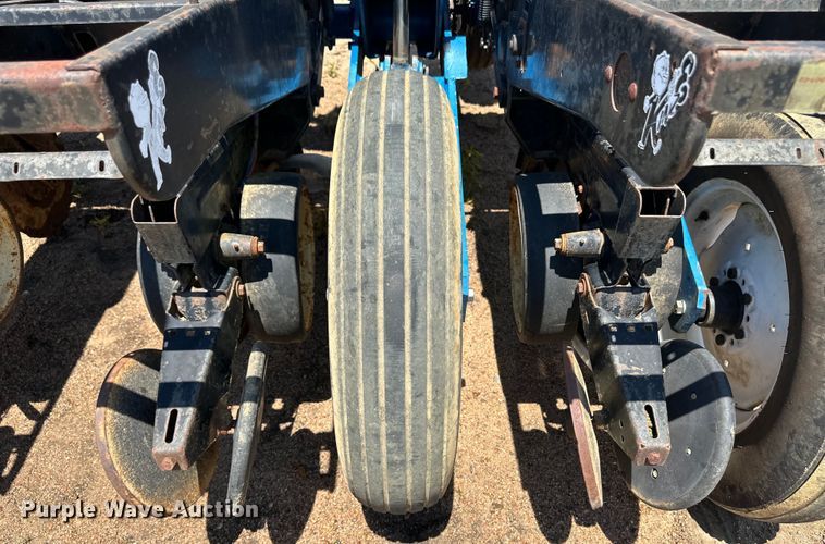 image for item OL9686 Kinze 2600 no-till planter