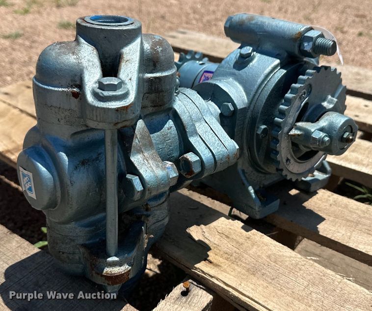 image for item OL9689 John Blue liquid fertilizer pump