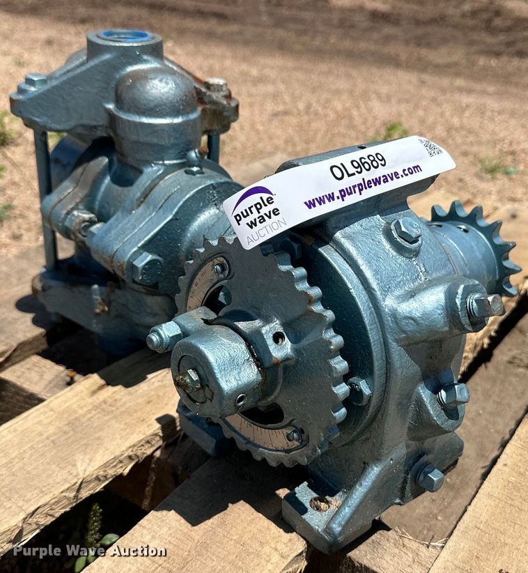 image for item OL9689 John Blue liquid fertilizer pump