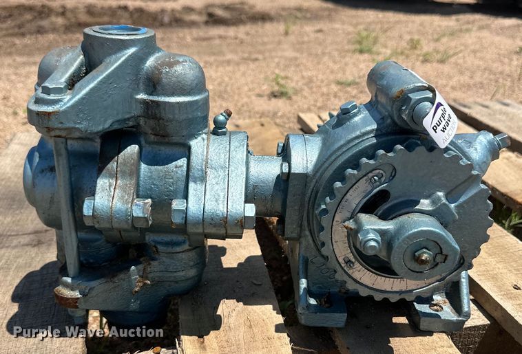 image for item OL9689 John Blue liquid fertilizer pump