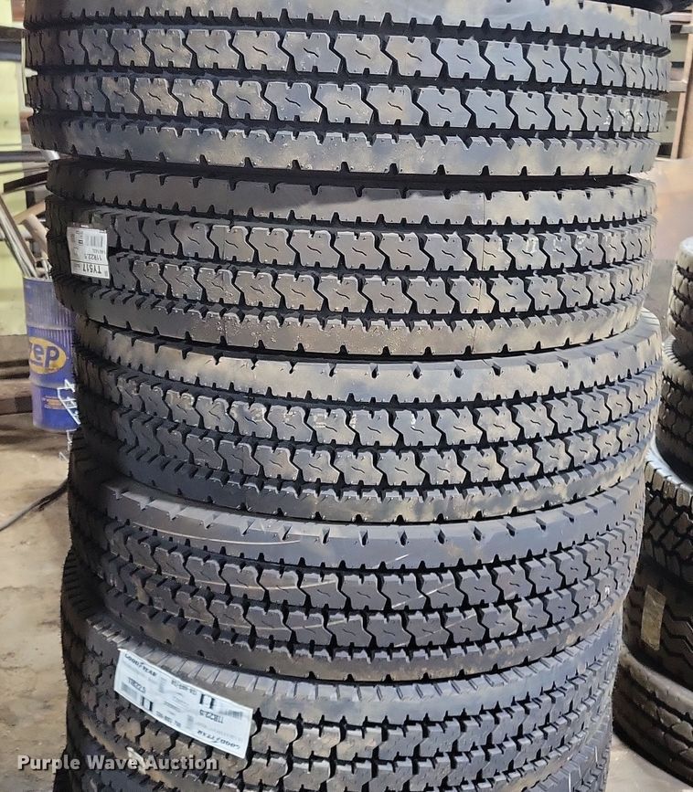 image for item DG0441 (8) 11R22.5 tires