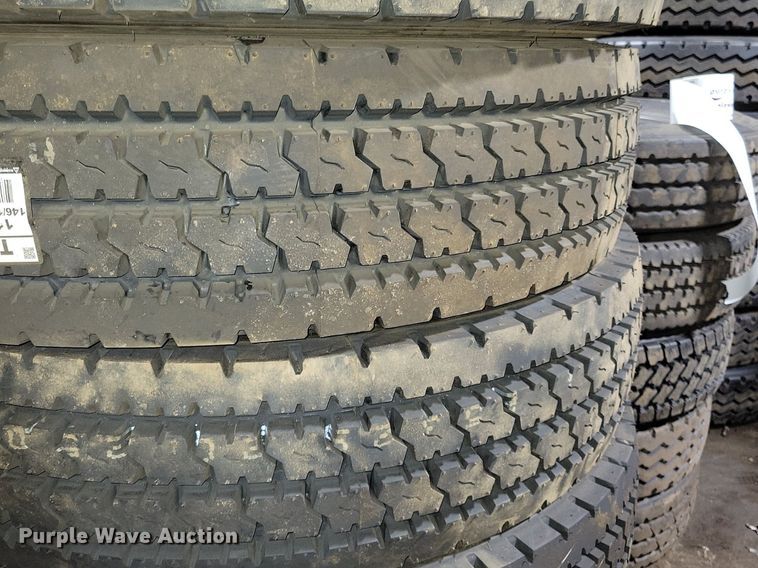 image for item DG0441 (8) 11R22.5 tires