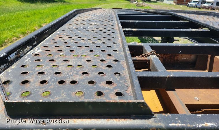 image for item DG0640 1992 Monroe car carrier trailer