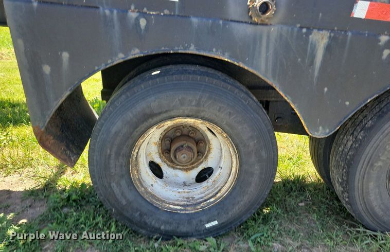 image for item DG0640 1992 Monroe car carrier trailer