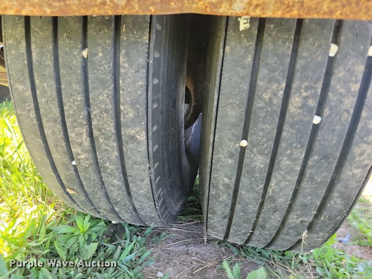 image for item DG0640 1992 Monroe car carrier trailer