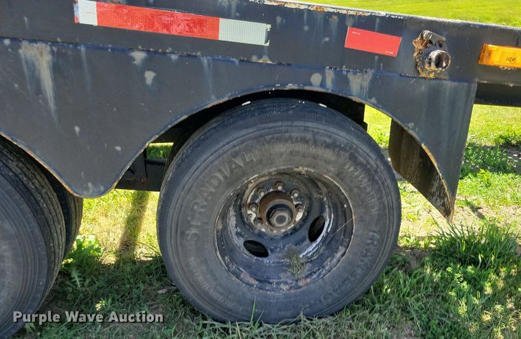 image for item DG0640 1992 Monroe car carrier trailer