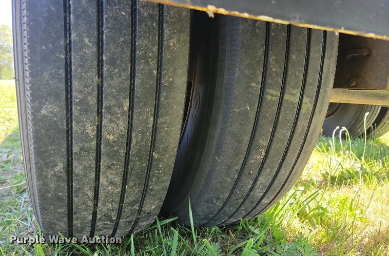 image for item DG0640 1992 Monroe car carrier trailer