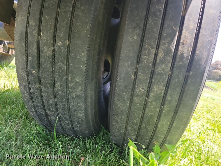 image for item DG0640 1992 Monroe car carrier trailer