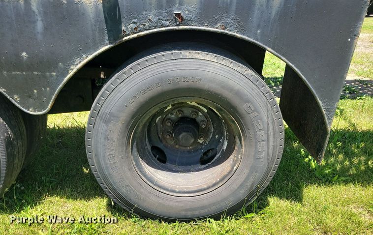 image for item DG0640 1992 Monroe car carrier trailer