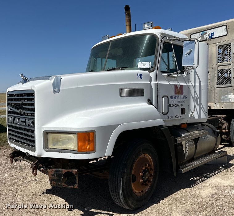 image for item DK6639 1998 Mack semi truck