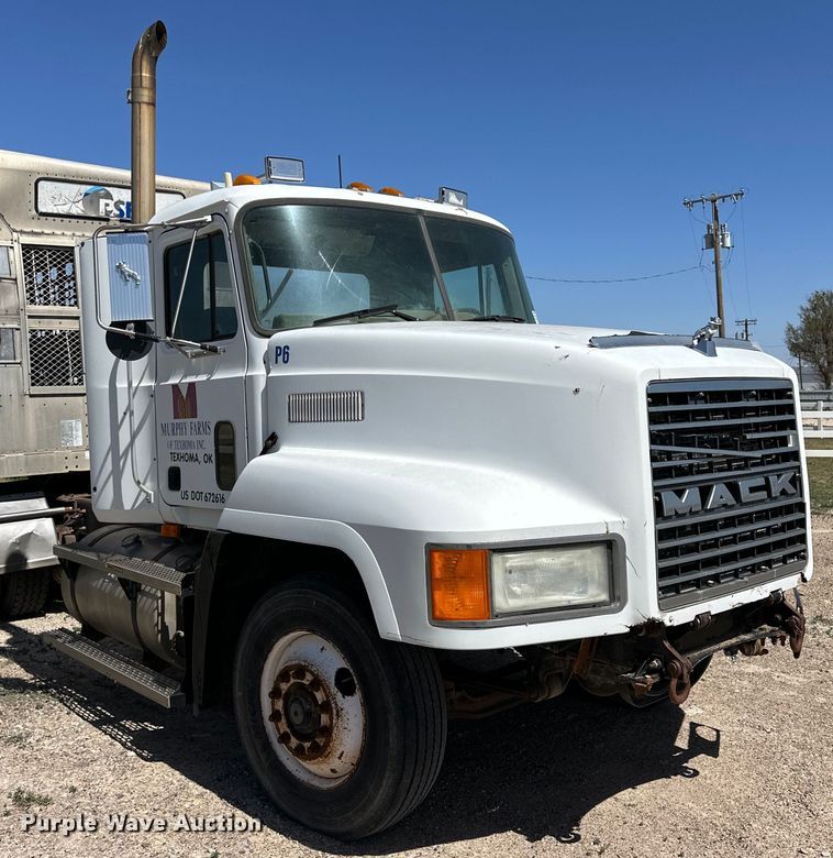 image for item DK6639 1998 Mack semi truck