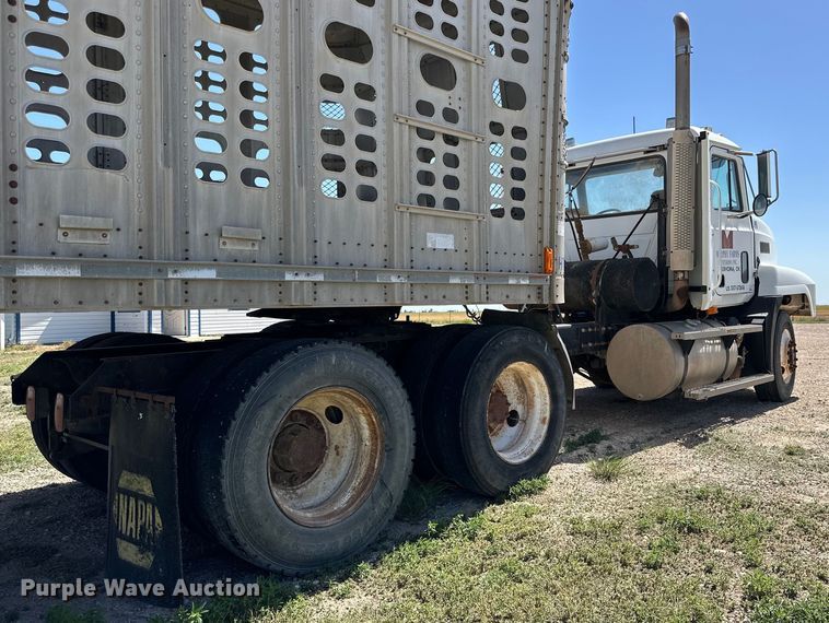 image for item DK6639 1998 Mack semi truck