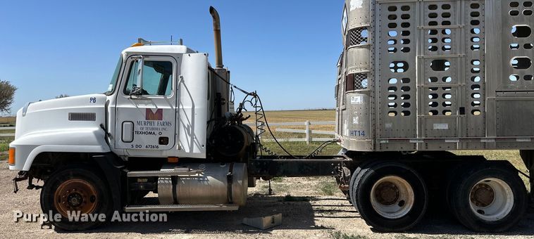 image for item DK6639 1998 Mack semi truck