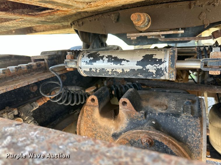 image for item DK6639 1998 Mack semi truck