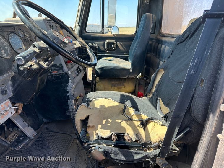 image for item DK6639 1998 Mack semi truck