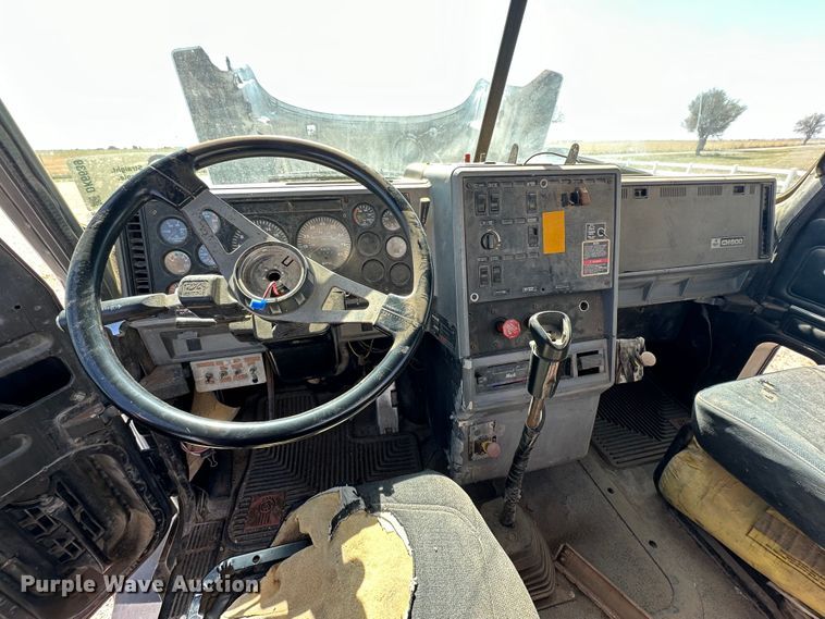 image for item DK6639 1998 Mack semi truck