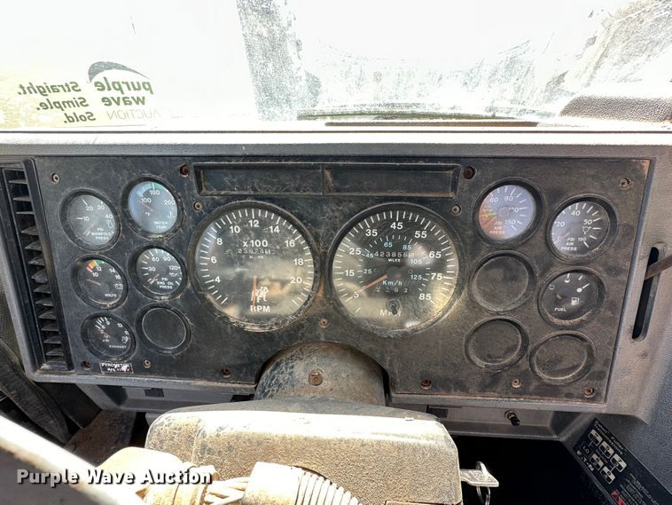 image for item DK6639 1998 Mack semi truck