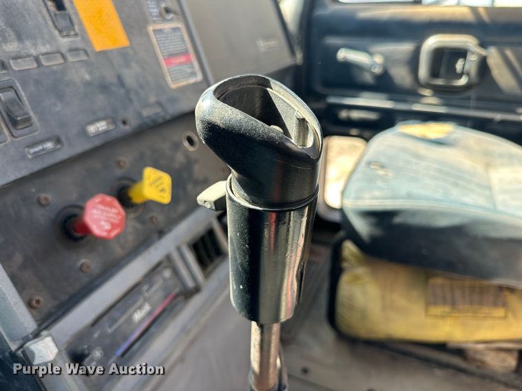 image for item DK6639 1998 Mack semi truck