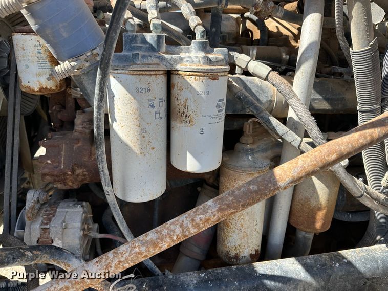 image for item DK6639 1998 Mack semi truck