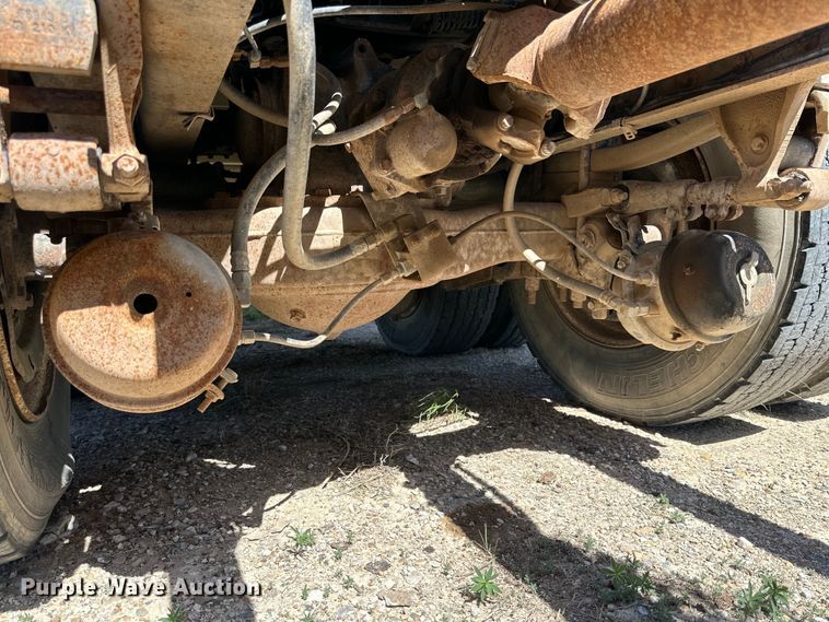 image for item DK6639 1998 Mack semi truck