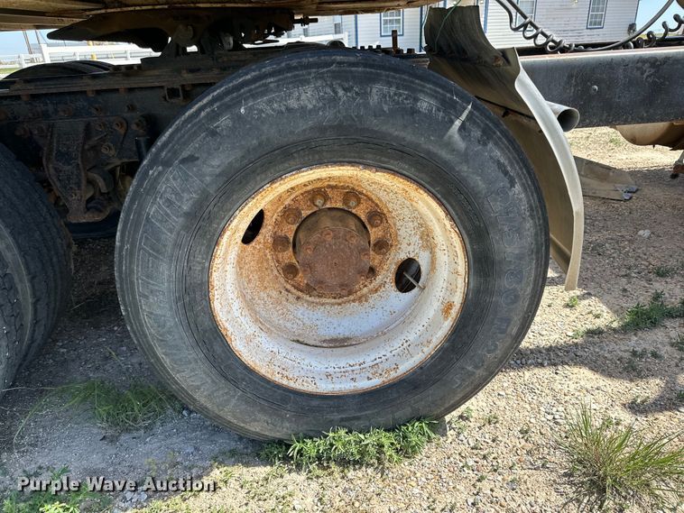 image for item DK6639 1998 Mack semi truck