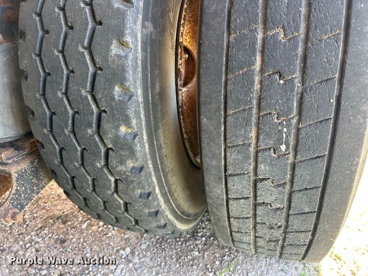 image for item DK6639 1998 Mack semi truck