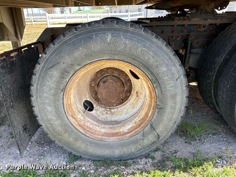 image for item DK6639 1998 Mack semi truck