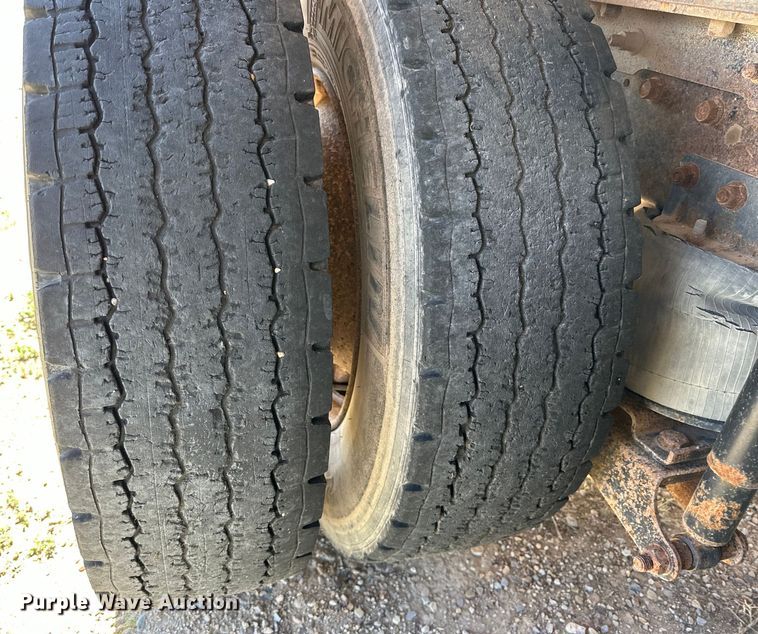 image for item DK6639 1998 Mack semi truck