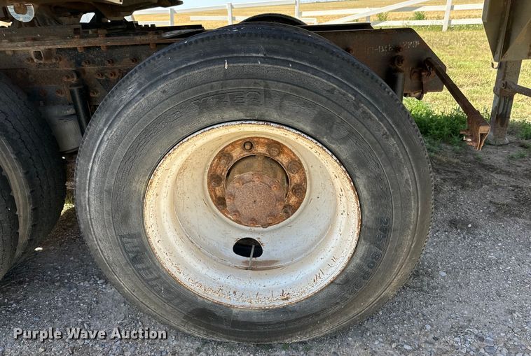 image for item DK6639 1998 Mack semi truck