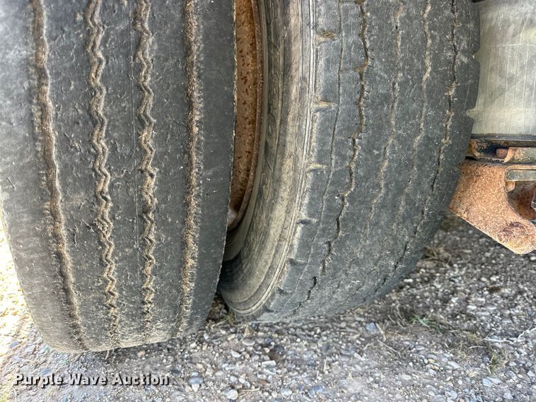 image for item DK6639 1998 Mack semi truck