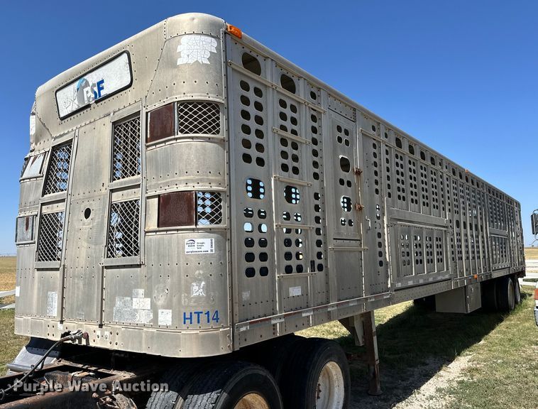 image for item DK6640 1994 Wilson PSAL-301 livestock trailer