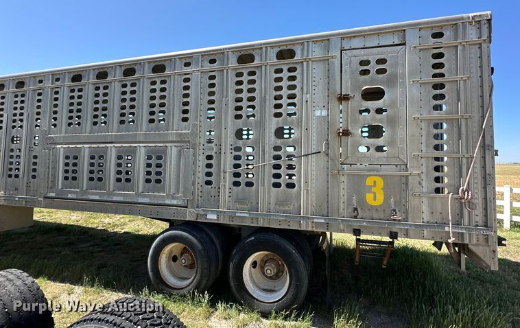 image for item DK6640 1994 Wilson PSAL-301 livestock trailer
